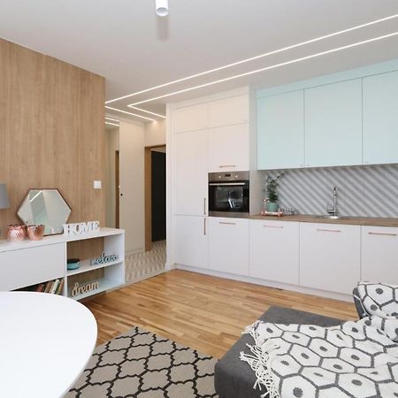 Romaszewskiego Zoliborz Bedroom Pokoj Metro Varşovia Exterior foto