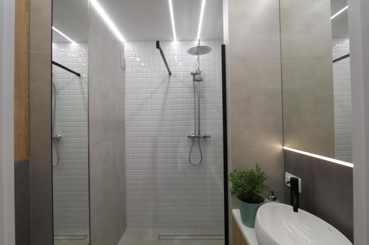 Romaszewskiego Zoliborz Bedroom Pokoj Metro Varşovia Exterior foto